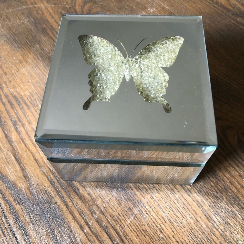 🎄 Glass jewelry storage  box butterfly small